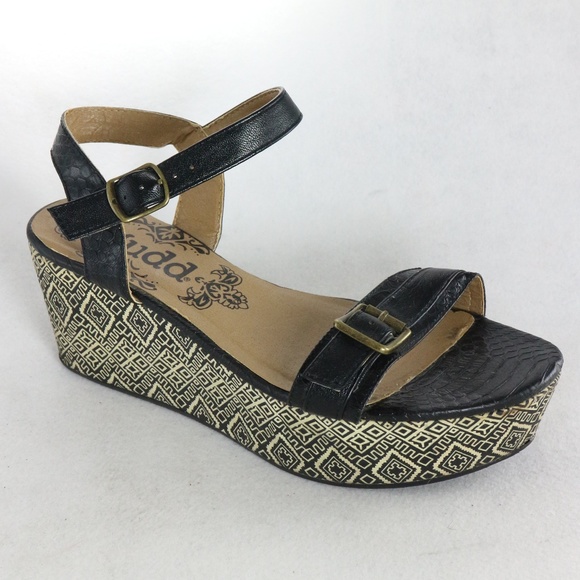 Mudd Shoes - MUDD Platform Wedge Printed Pattern Sandals